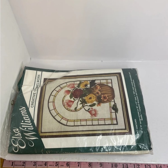 Elsa Williams STAINED GLASS FLORAL Vintage Crewel Embroidery Kit Vase Flowers - Picture 6 of 7